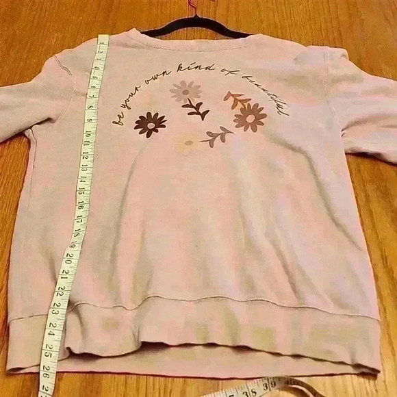 Beautiful Dusty pink floral sweatshirt - Picture 6 of 8